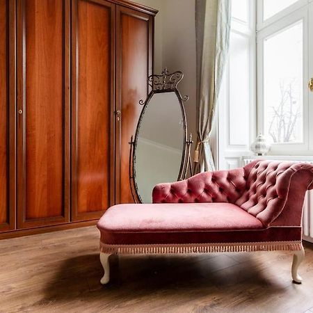 Rooms In A Luxury Designer Period Apartment In Old Town By Presidential Palace Pressburg Exterior foto