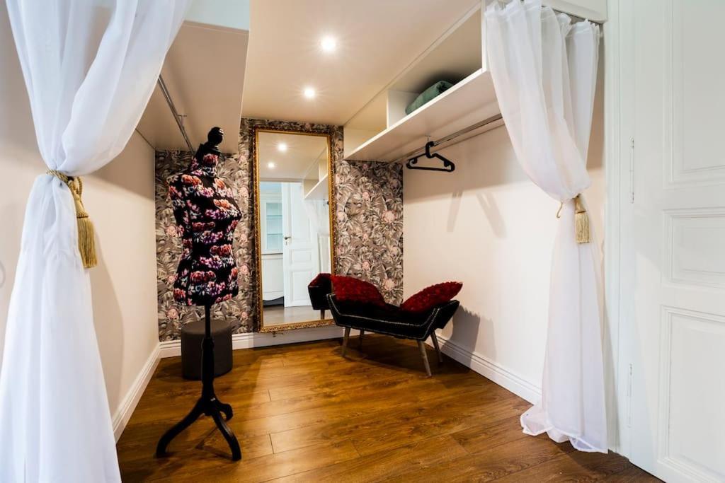 Rooms In A Luxury Designer Period Apartment In Old Town By Presidential Palace Pressburg Exterior foto