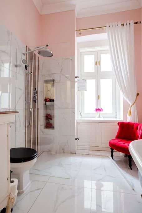 Rooms In A Luxury Designer Period Apartment In Old Town By Presidential Palace Pressburg Exterior foto