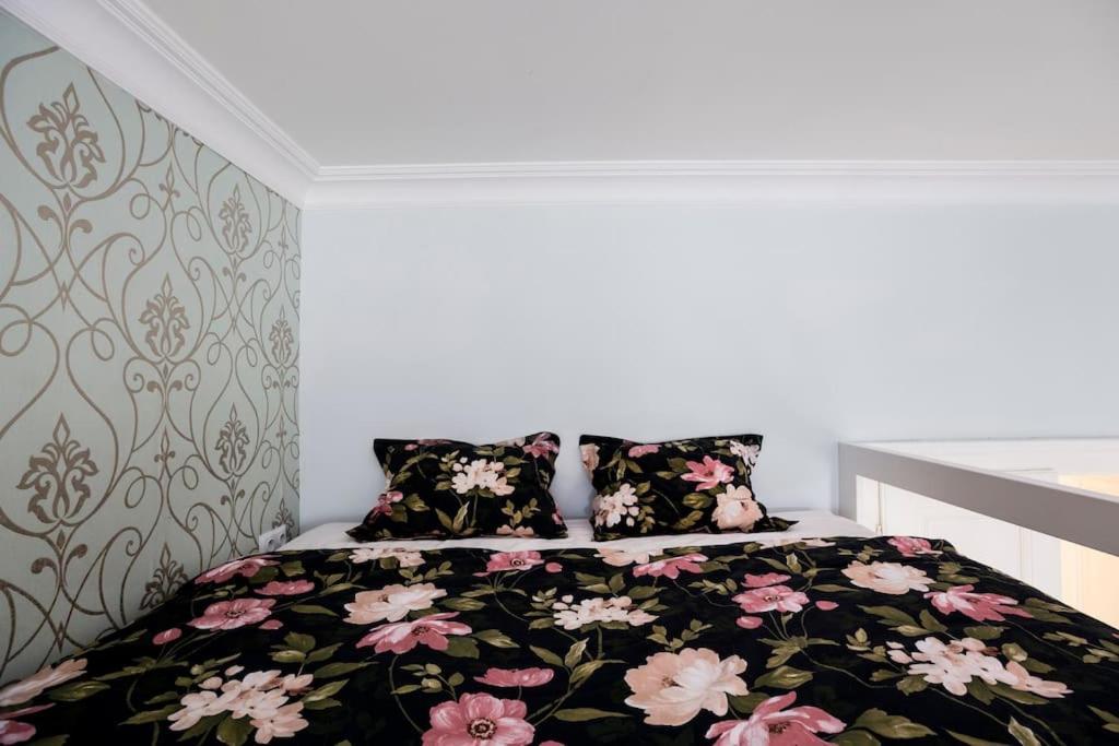Rooms In A Luxury Designer Period Apartment In Old Town By Presidential Palace Pressburg Exterior foto