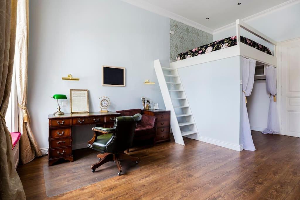 Rooms In A Luxury Designer Period Apartment In Old Town By Presidential Palace Pressburg Exterior foto